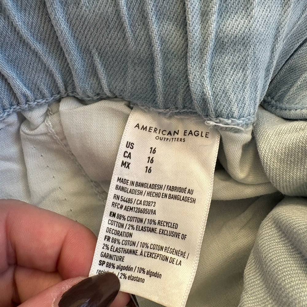 American Eagle Outfitters Mom Shorts with Denim Belt - Picture 6 of 6